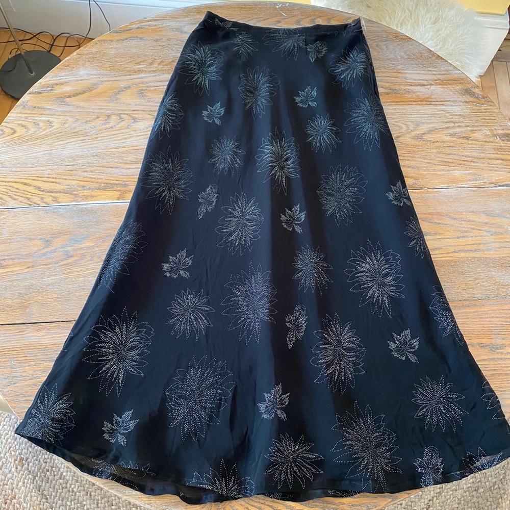 DAVID LAWRENCE black floral viscose skirt/lined/